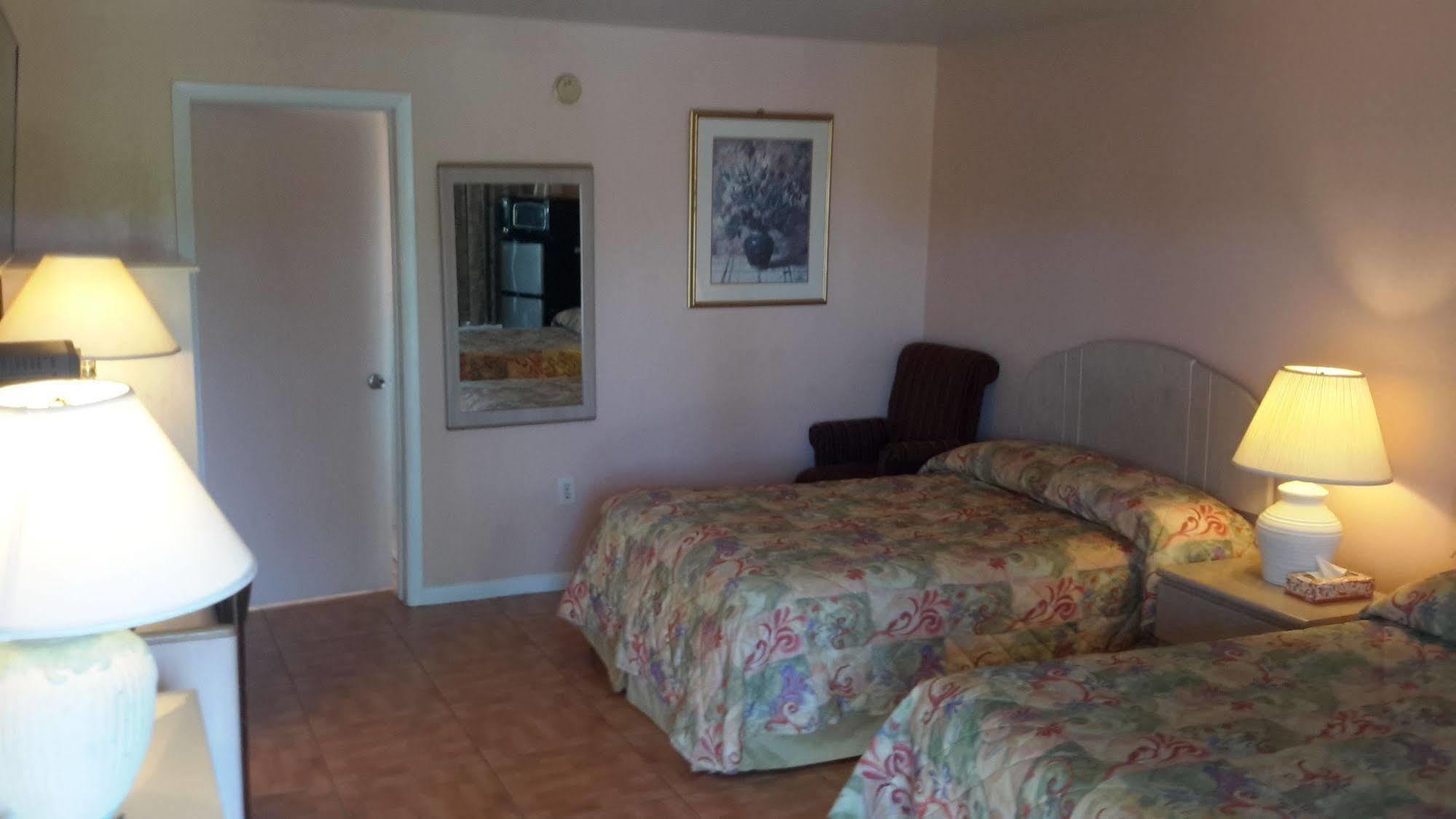 Motel Conty's Naples Manor
